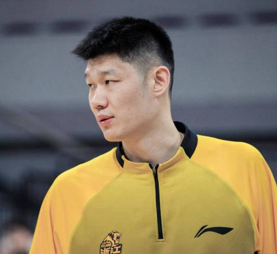 媒体人：近期胡金秋数据暴跌除自身疲劳外和球队核心伤病也有关