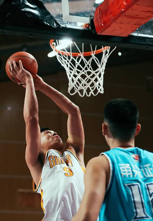 神准！闫鹏飞10中10砍下21分7板罚球2中1