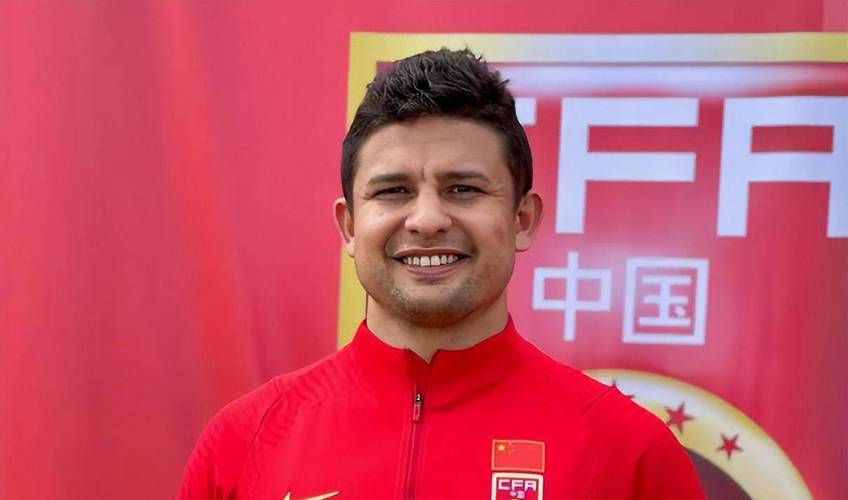 也已退役一年！奥斯卡因病退役，36岁国足归化艾克森送祝福：NB