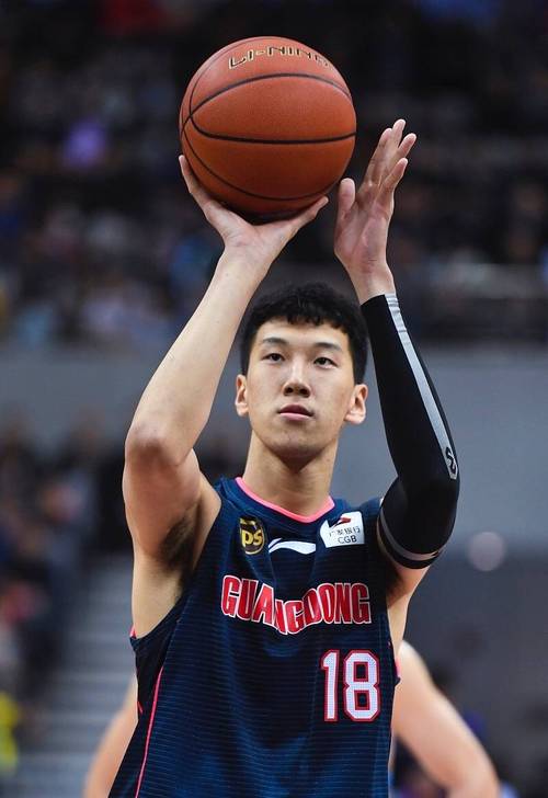 广东VS青岛形势一边倒！两大核心外援同时缺阵，杜锋根本招架不住